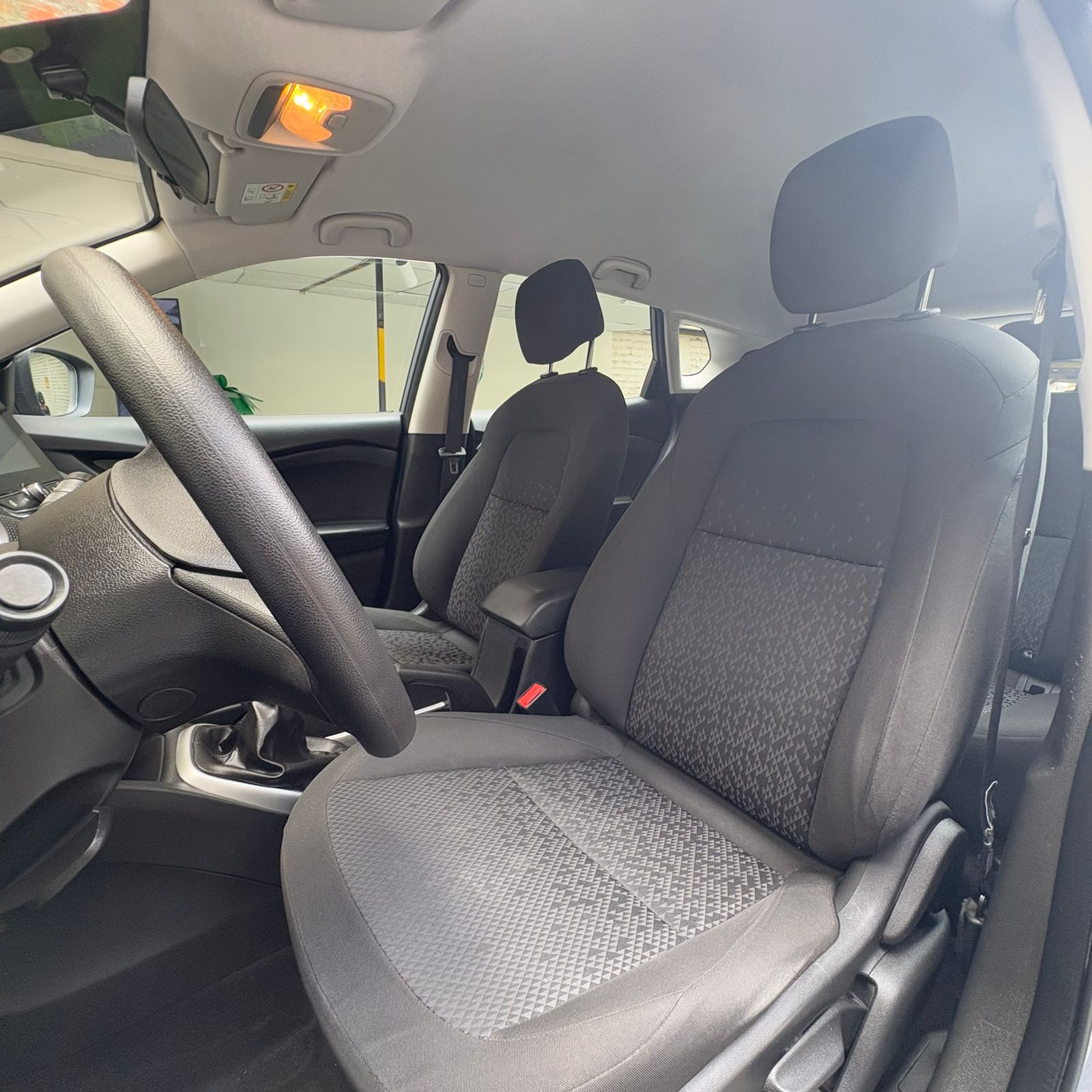 CHEVROLET TRACKER LS MT 1.2CC T 4X2 2022**: imagen 8