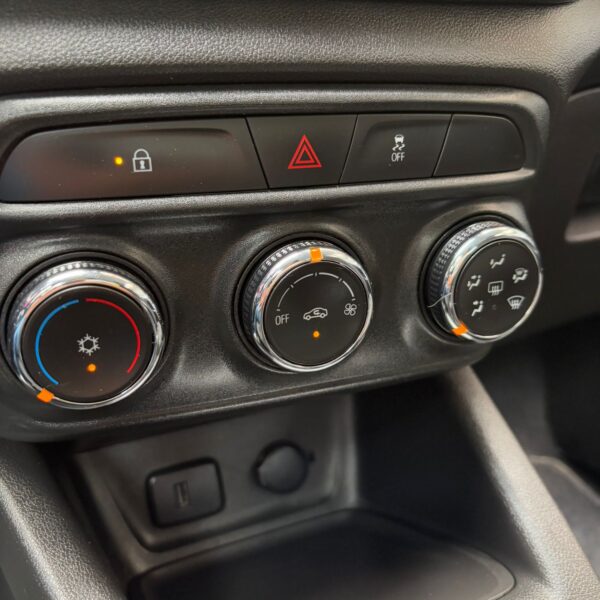 CHEVROLET TRACKER LS MT 1.2CC T 4X2 2022**: imagen 12