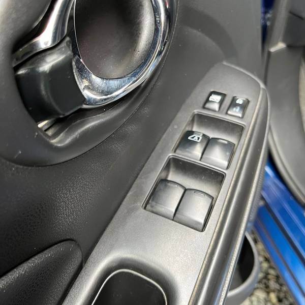 NISSAN VERSA SENSE MT 1.6 CC 2020**: imagen 11