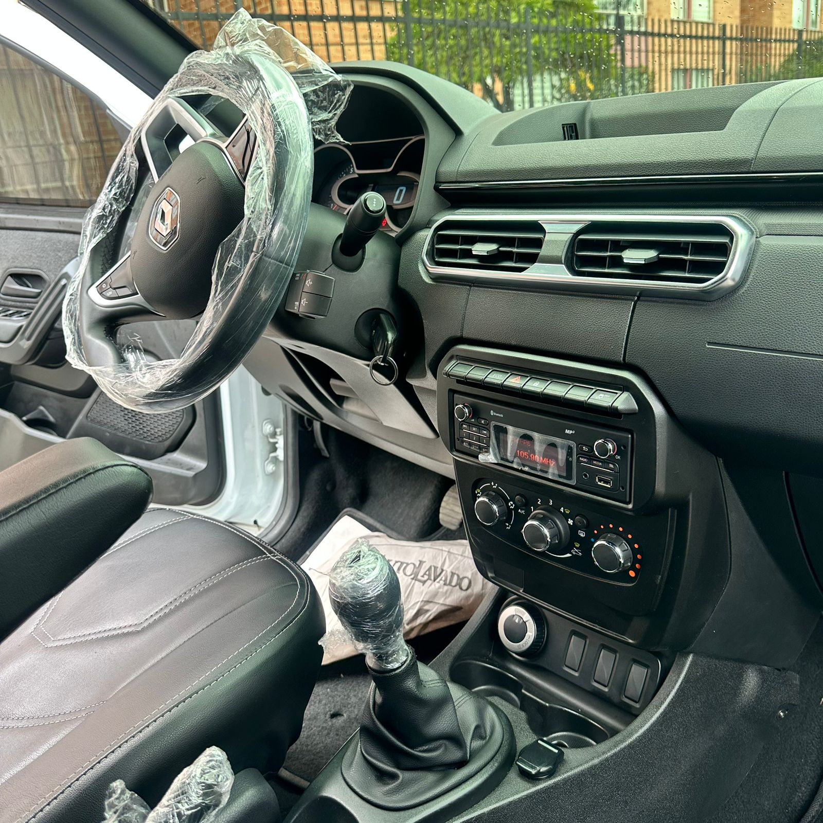 RENAULT DUSTER OROCH ZEN MT 1.3CC 4X4 2023: imagen 18