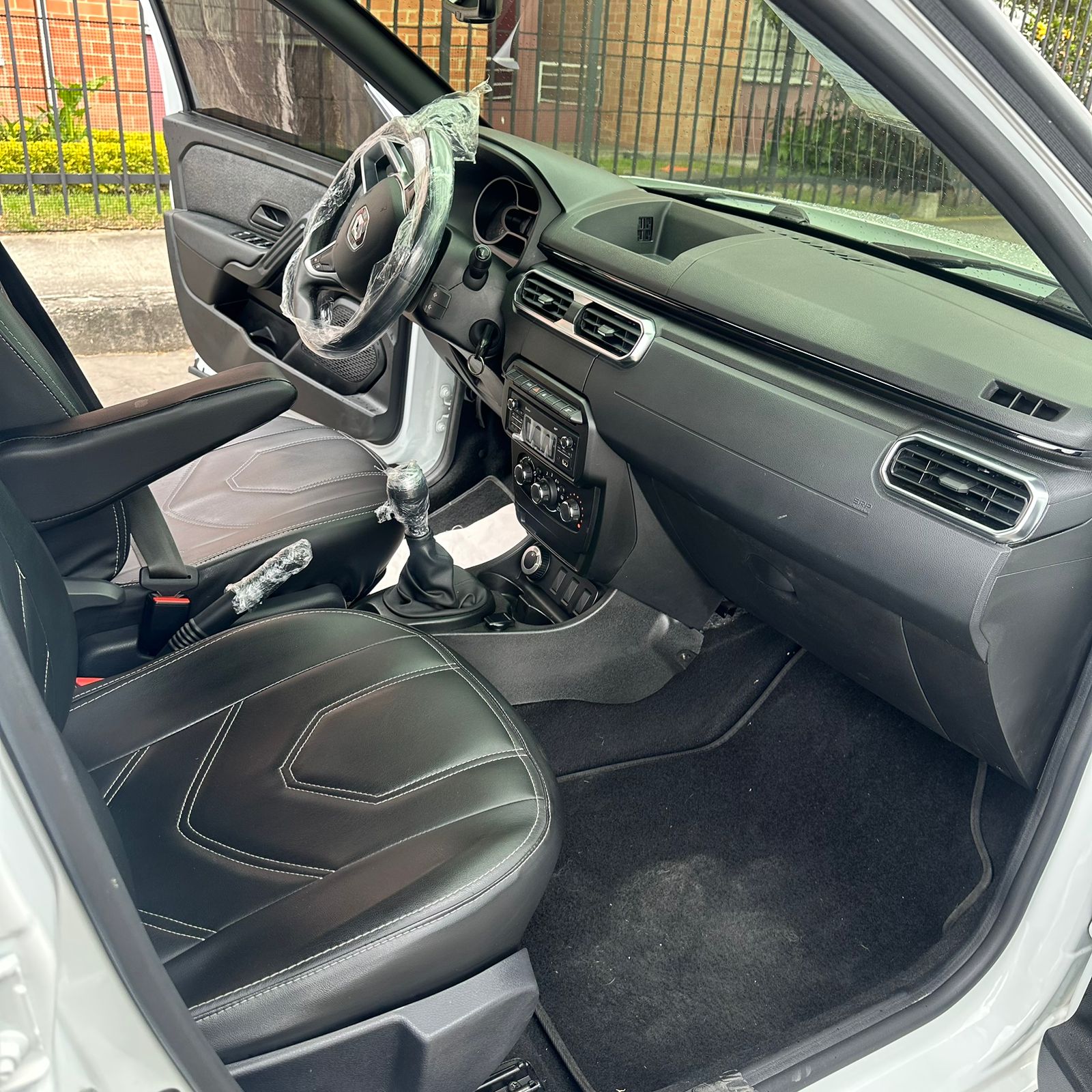RENAULT DUSTER OROCH ZEN MT 1.3CC 4X4 2023: imagen 17