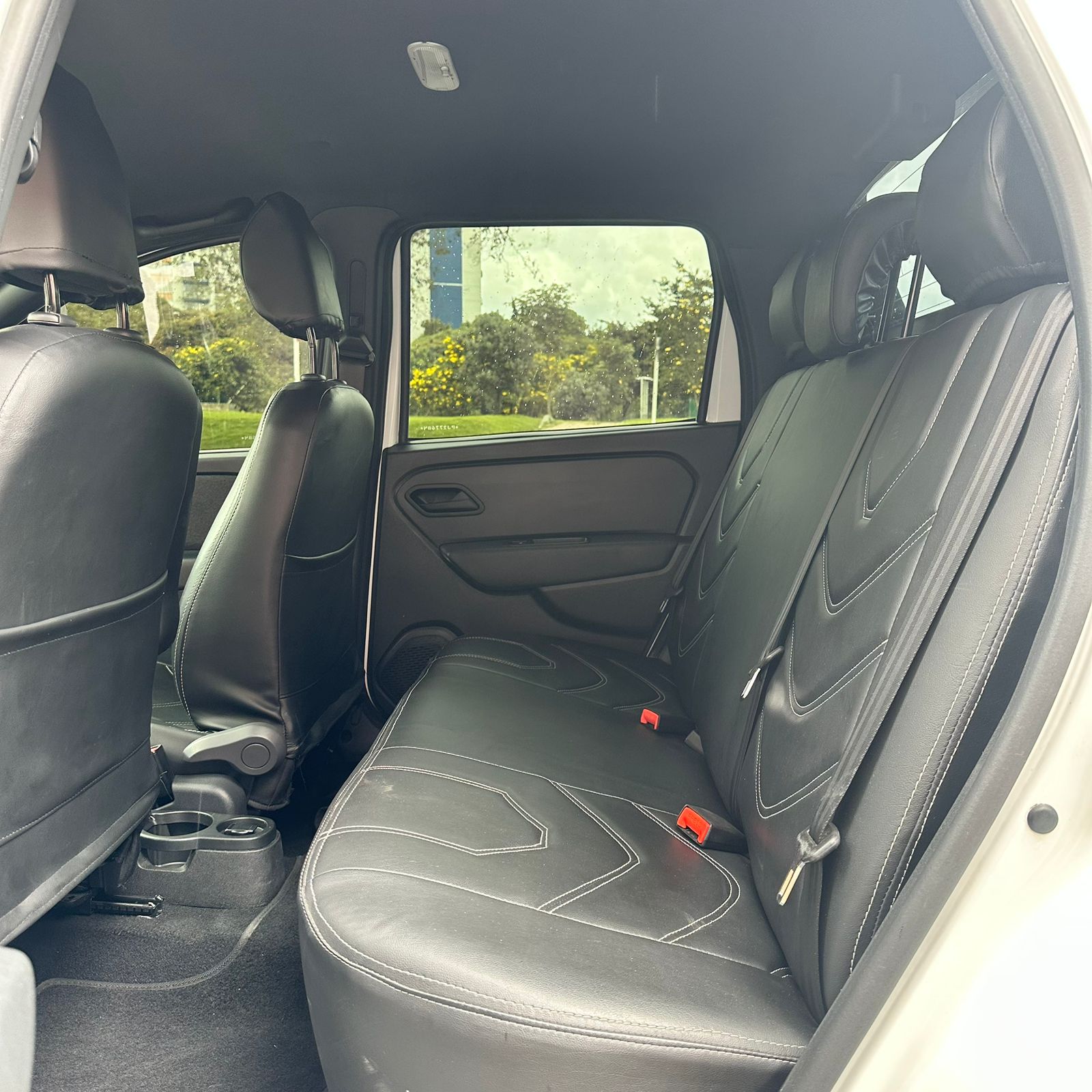RENAULT DUSTER OROCH ZEN MT 1.3CC 4X4 2023: imagen 16