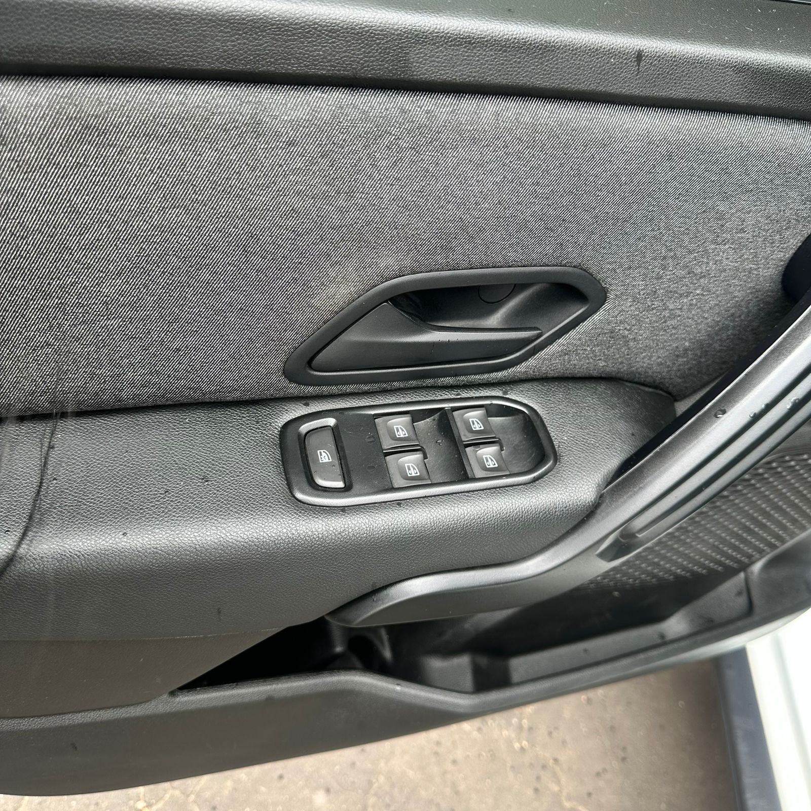 RENAULT DUSTER OROCH ZEN MT 1.3CC 4X4 2023: imagen 13