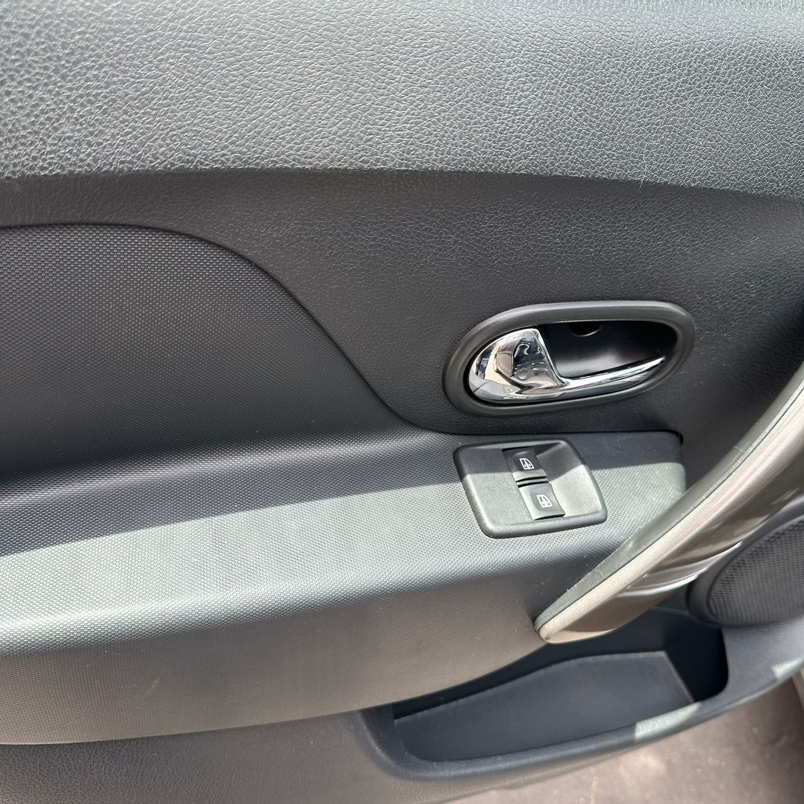 RENAULT SANDERO AUTHENTIQUE MT 1.6CC 2016: imagen 8