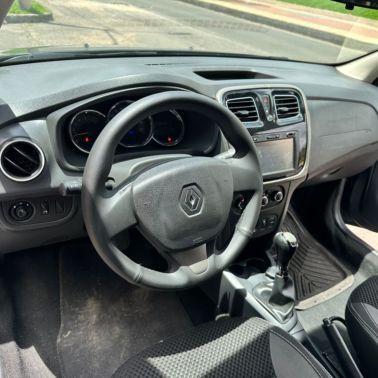 RENAULT SANDERO AUTHENTIQUE MT 1.6CC 2016: imagen 7