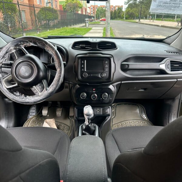 JEEP RENEGADE SPORT MT 1.8CC 4X2: imagen 8