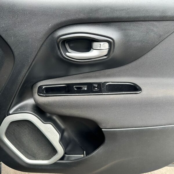 JEEP RENEGADE SPORT MT 1.8CC 4X2: imagen 7