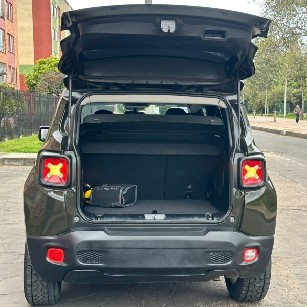 JEEP RENEGADE SPORT MT 1.8CC 4X2: imagen 5