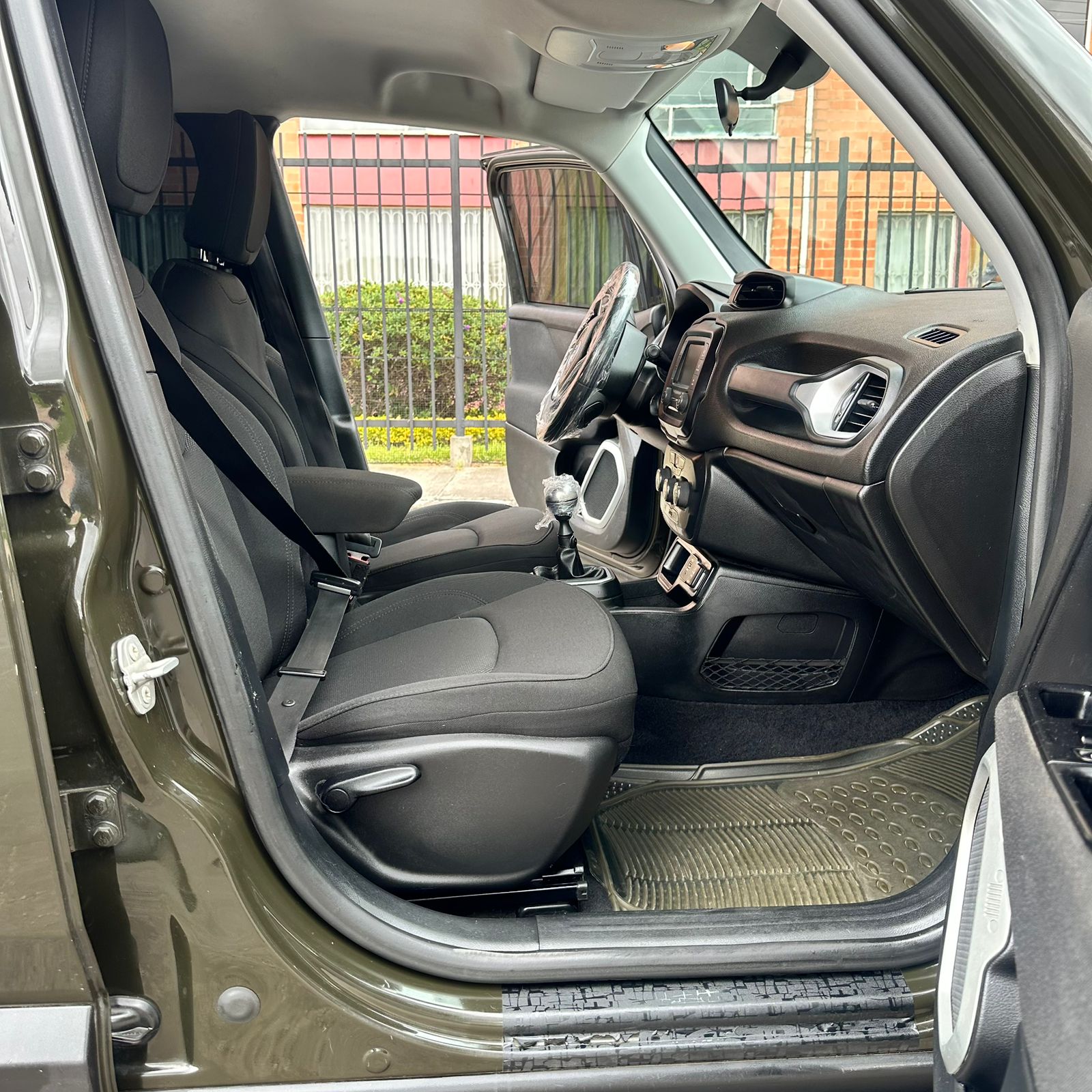 JEEP RENEGADE SPORT MT 1.8CC 4X2: imagen 6