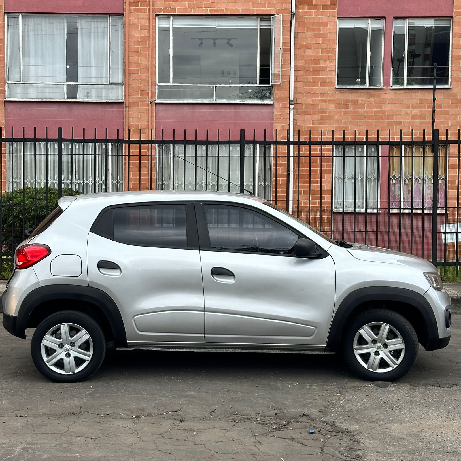 RENAULT KWID ZEN MT 1.0CC 2021: imagen 9