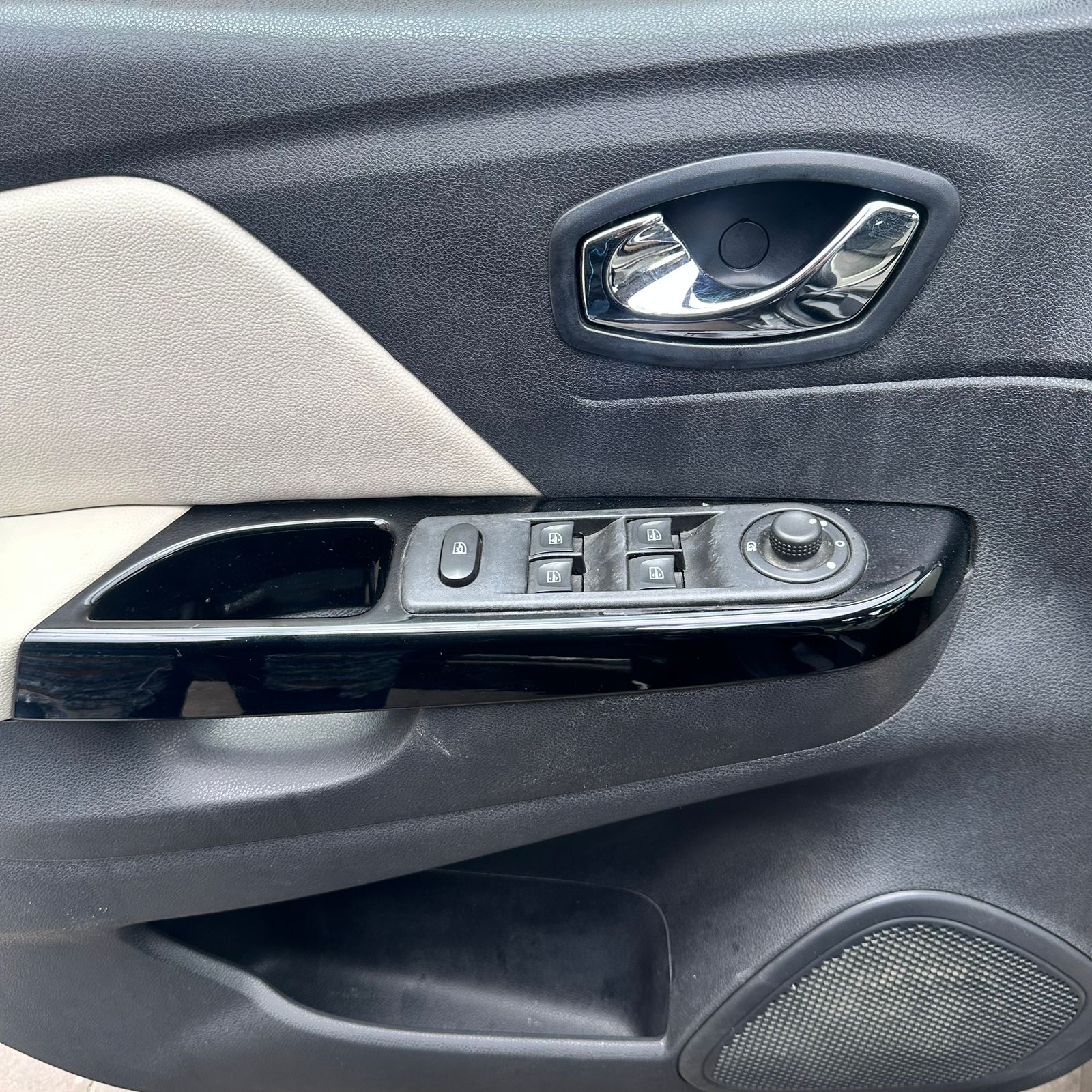 RENAULT CAPTUR INTENS 2.0CC 2017: imagen 12