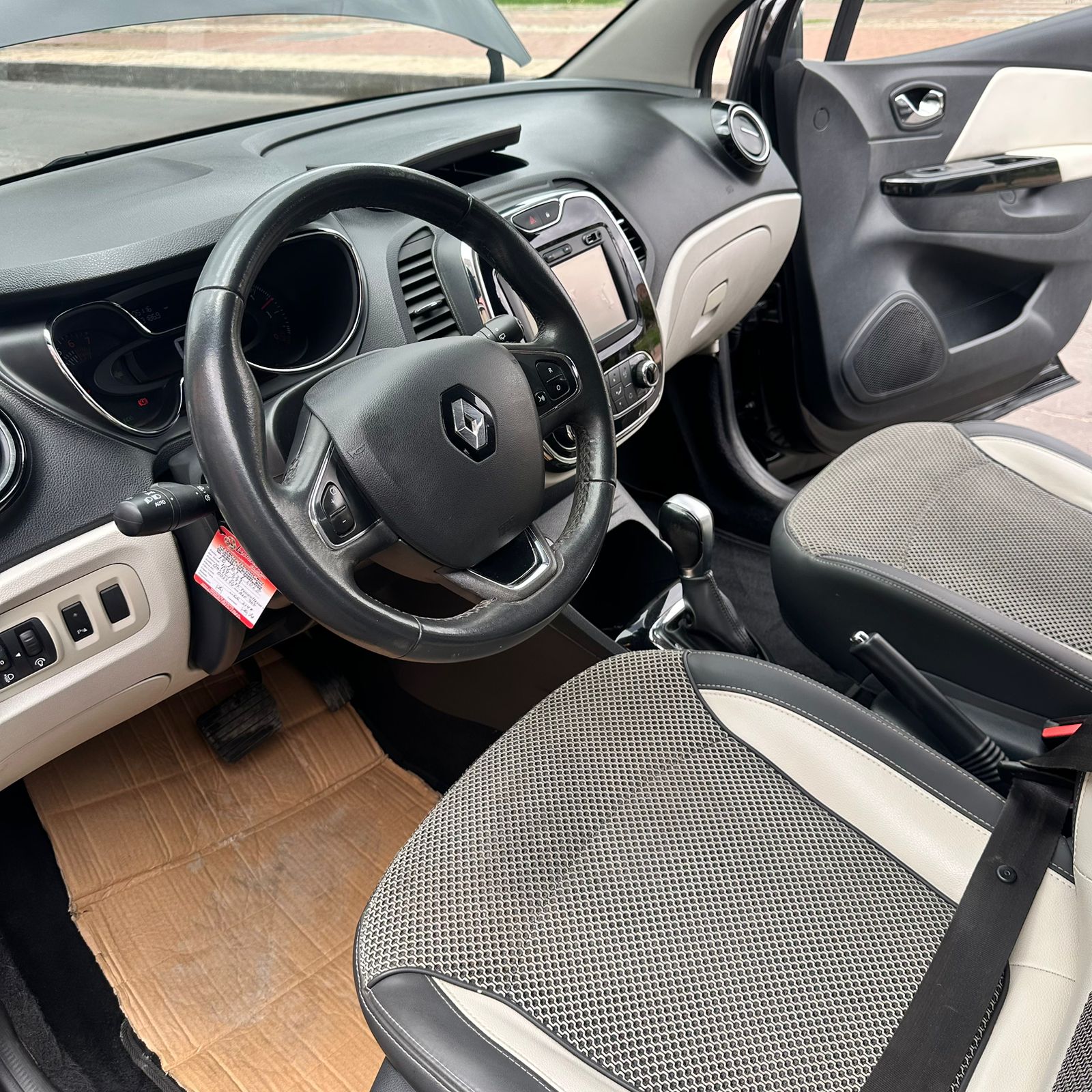 RENAULT CAPTUR INTENS 2.0CC 2017: imagen 11