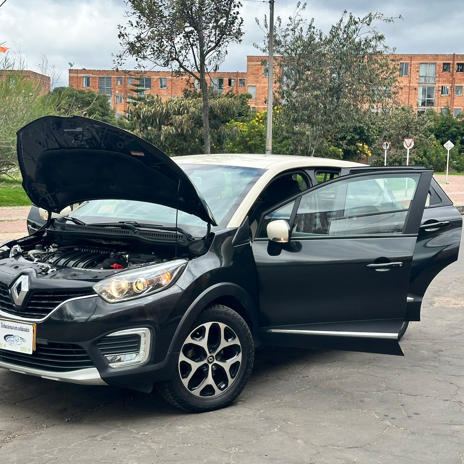 RENAULT CAPTUR INTENS 2.0CC 2017: imagen 8