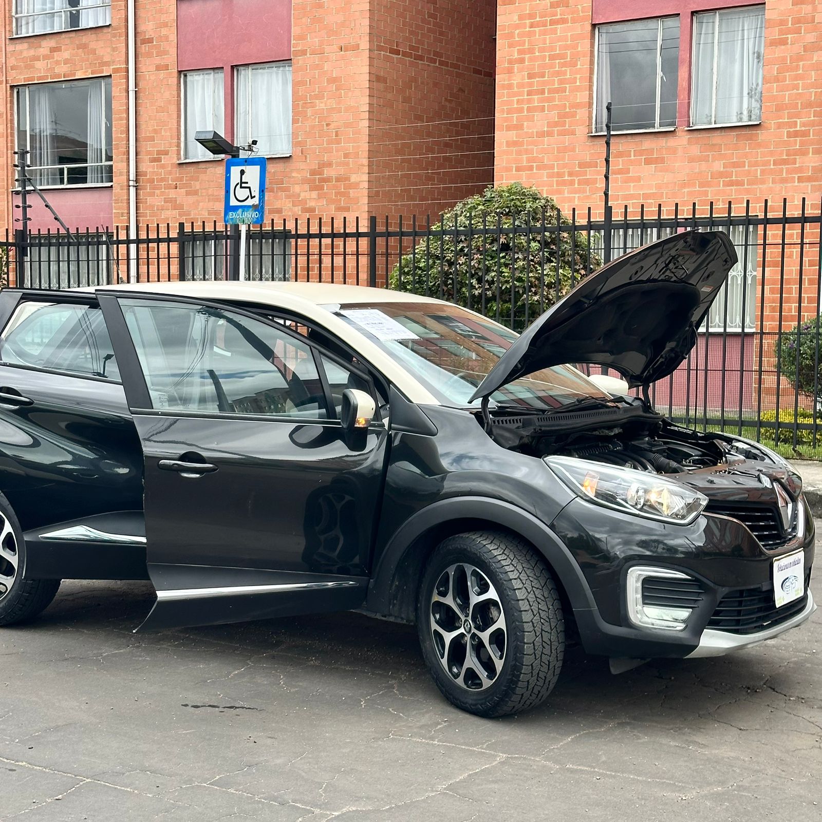 RENAULT CAPTUR INTENS 2.0CC 2017: imagen 10
