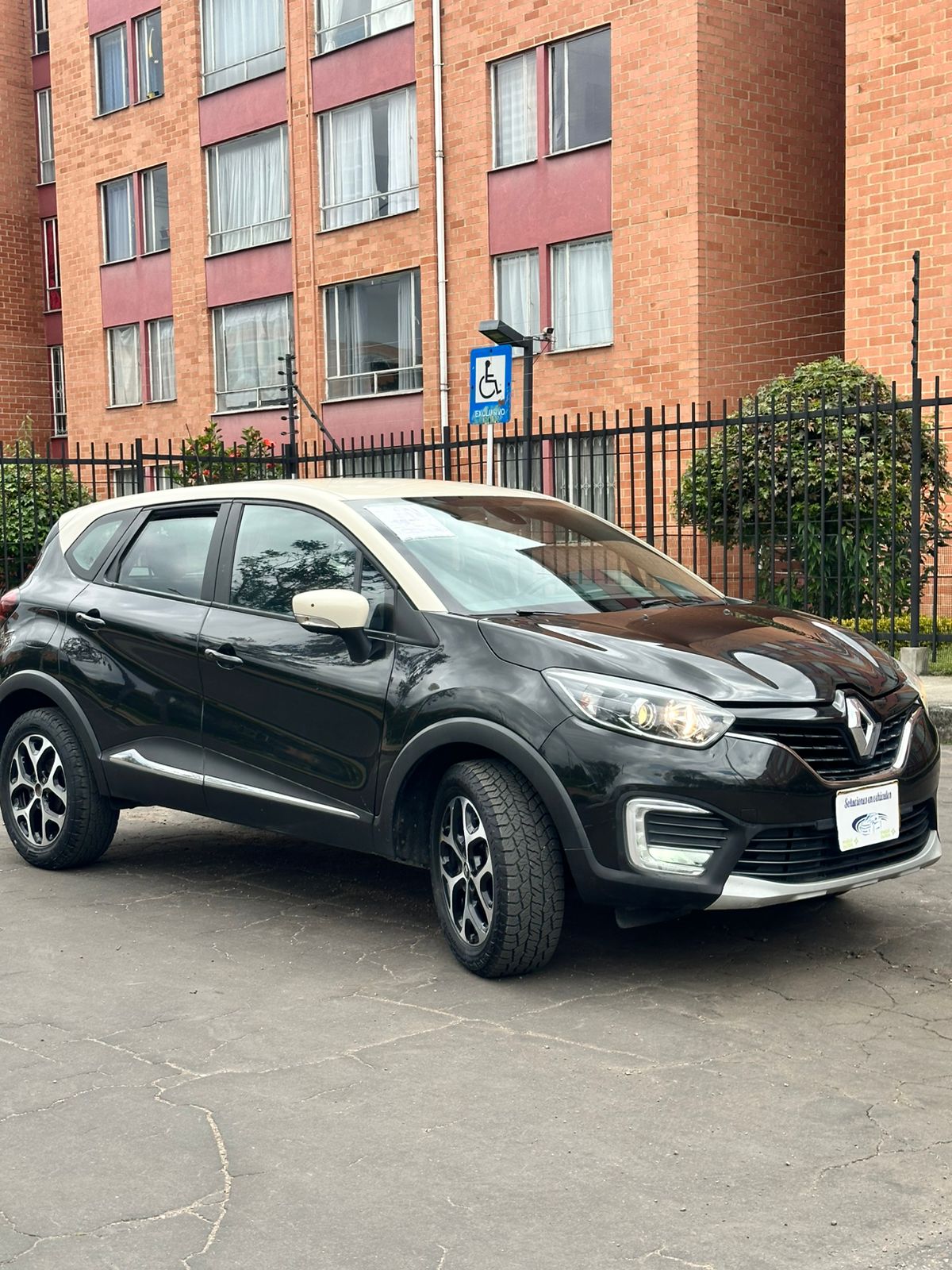 RENAULT CAPTUR INTENS 2.0CC 2017: imagen 2