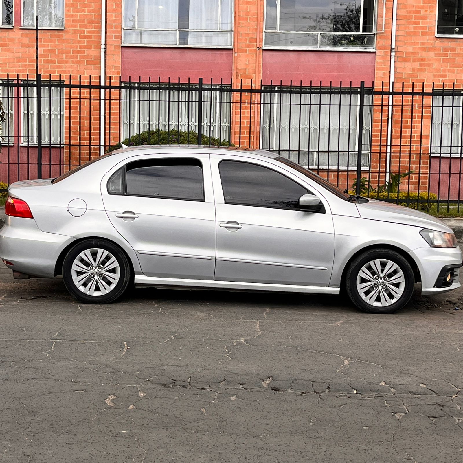 VOLKSWAGEN VOYAGE COMFORTLINE MT 1.6CC 2019: imagen 10
