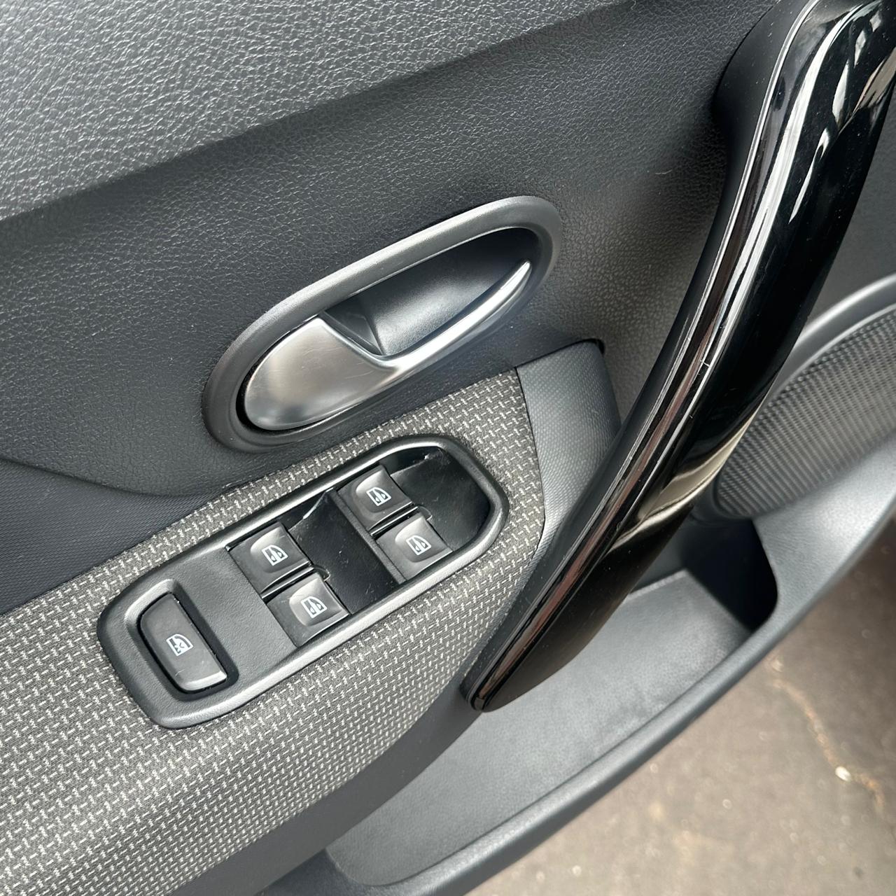 RENAULT LOGAN LIFE + 1.6CC 16V 2023: imagen 9