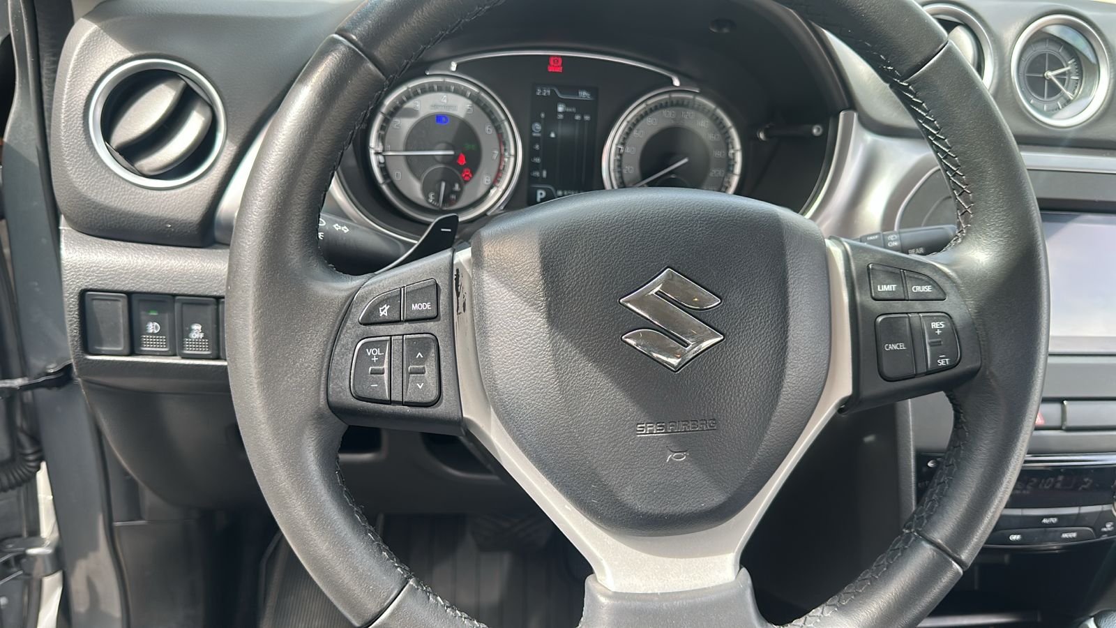 SUZUKI VITARA GL AT 1.6CC 4X2: imagen 8