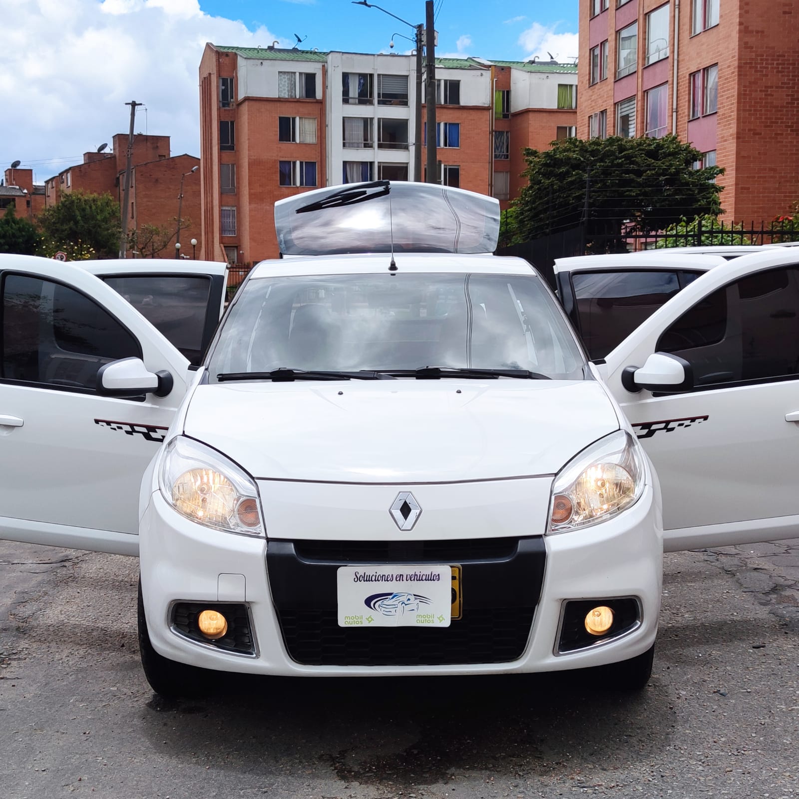 RENAULT SANDERO INTENS / AT  1.6CC 16V 2016: imagen 9