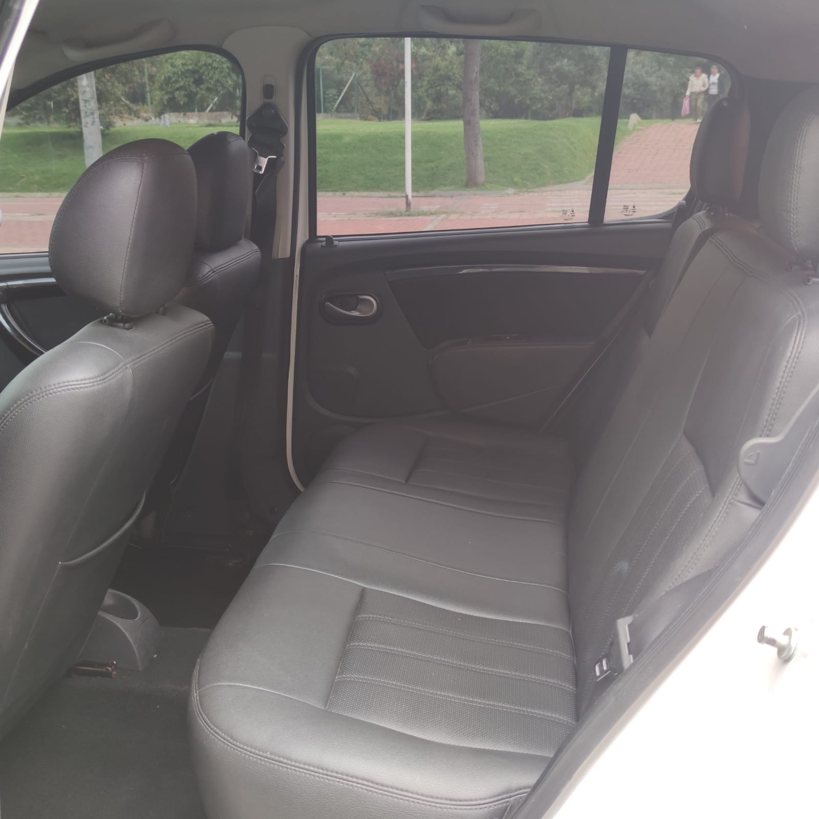 RENAULT SANDERO INTENS / AT  1.6CC 16V 2016: imagen 14