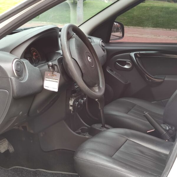 RENAULT SANDERO INTENS / AT  1.6CC 16V 2016: imagen 15