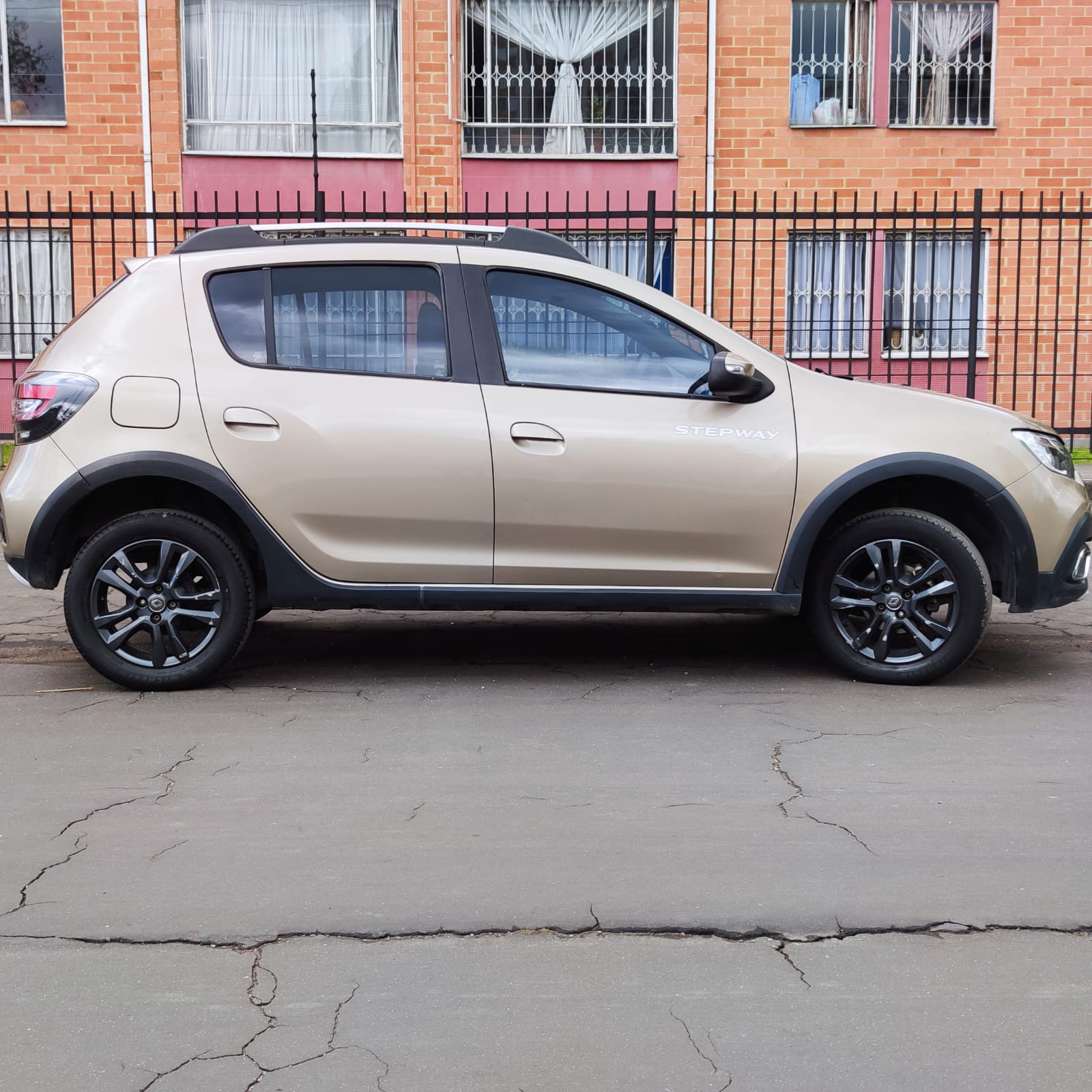 RENAULT STEPWAY ZEN MT 1.6CC 16V 2022: imagen 5