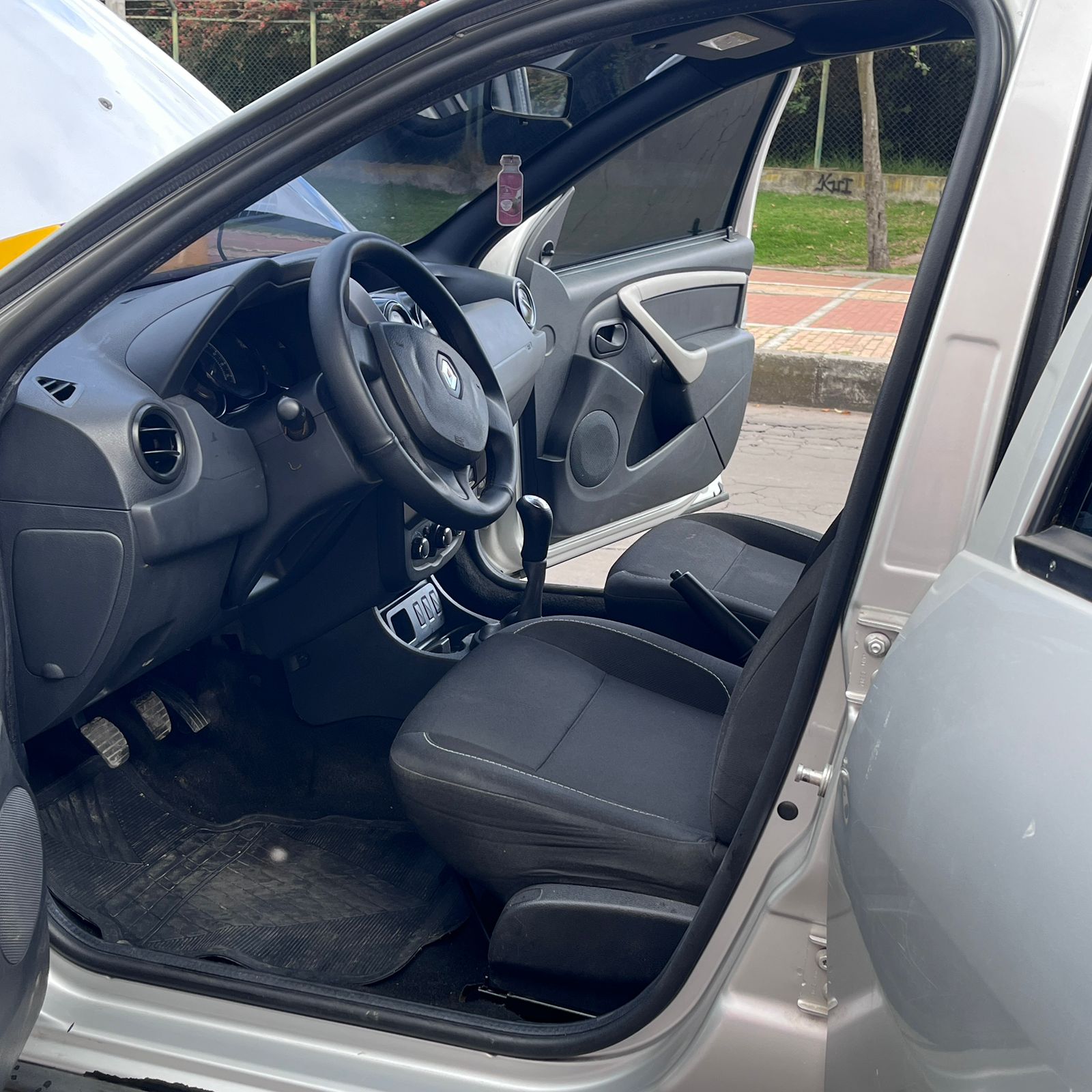 RENAULT DUSTER  EXPRESSION/ZEN MT 1.6CC 4X2 2021: imagen 13