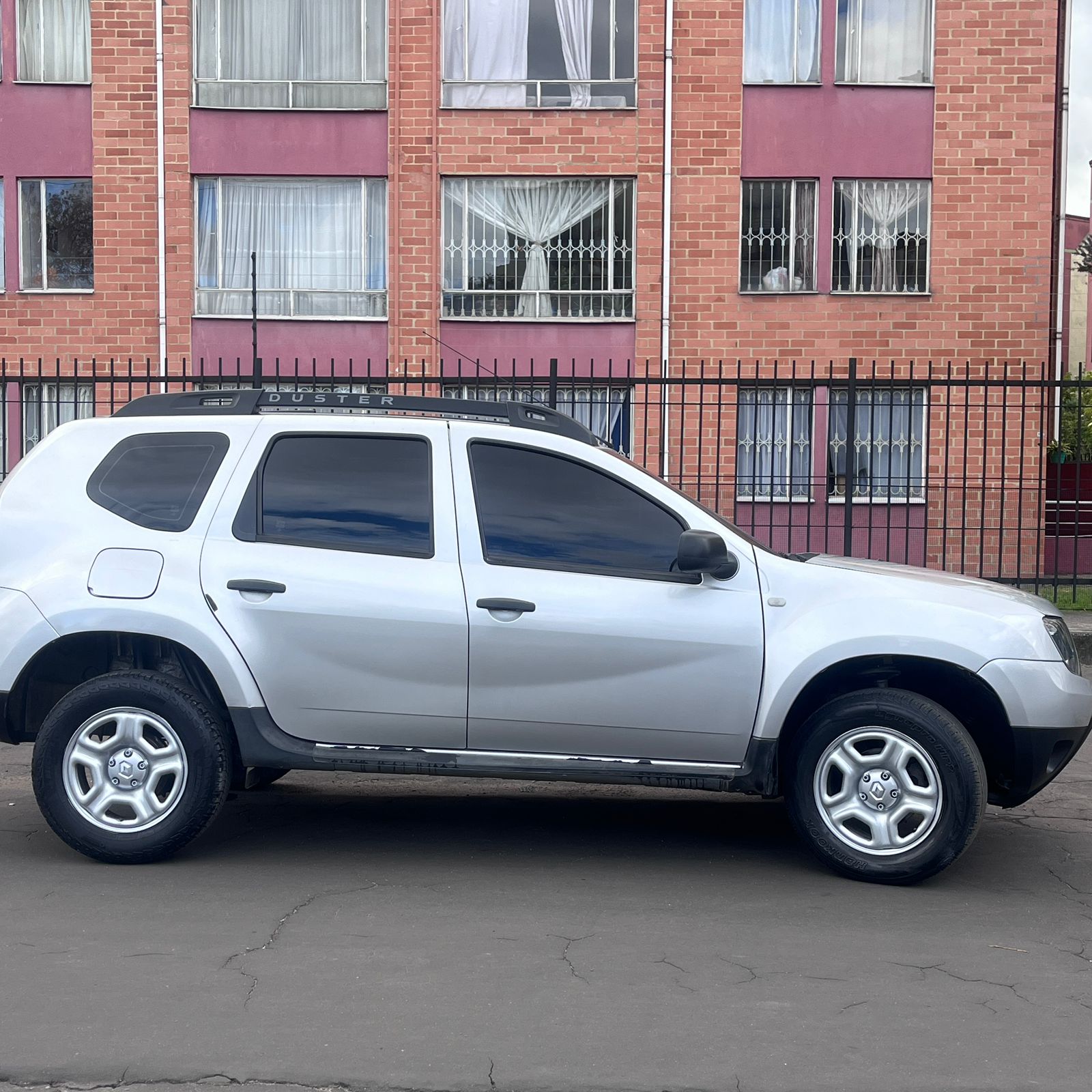RENAULT DUSTER  EXPRESSION/ZEN MT 1.6CC 4X2 2021: imagen 4