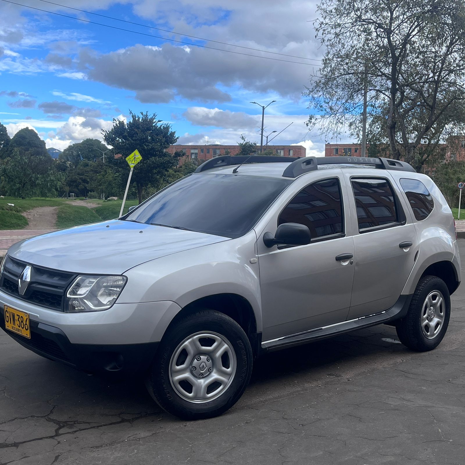 RENAULT DUSTER  EXPRESSION/ZEN MT 1.6CC 4X2 2021: imagen 1
