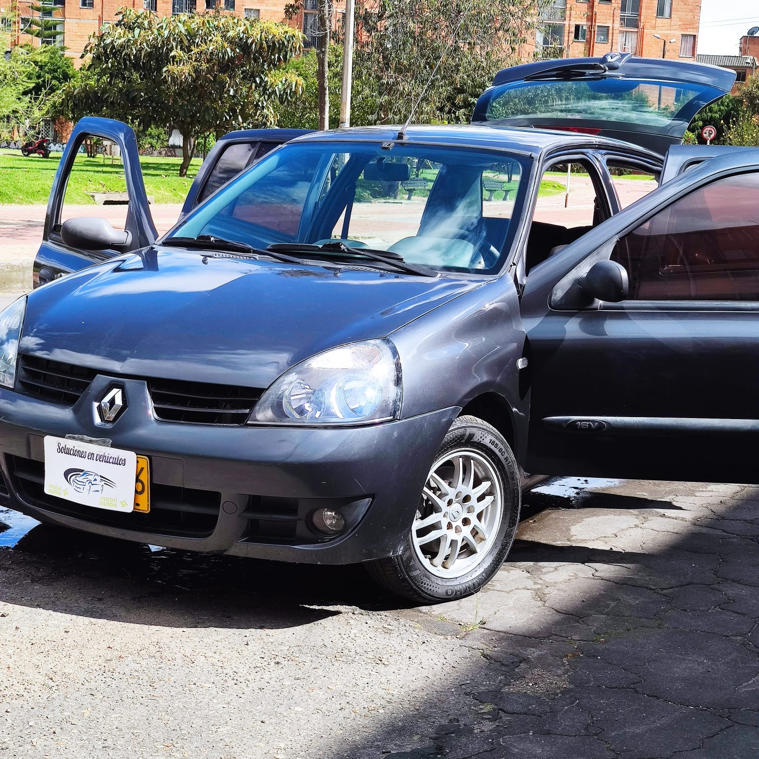 RENAULT CLIO II CAMPUS MT 1.2CC 16V 2014: imagen 9