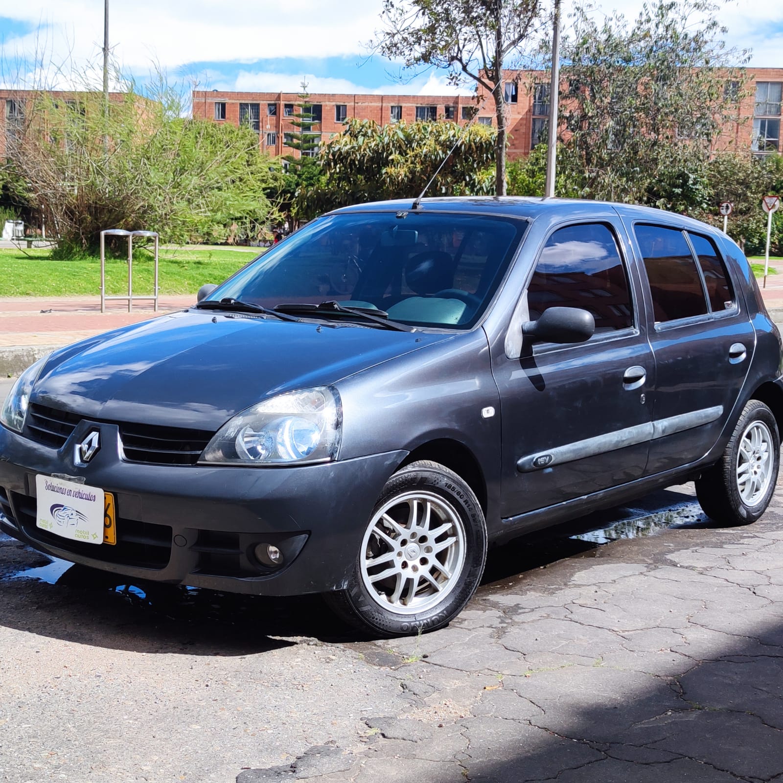 RENAULT CLIO II CAMPUS MT 1.2CC 16V 2014: imagen 1
