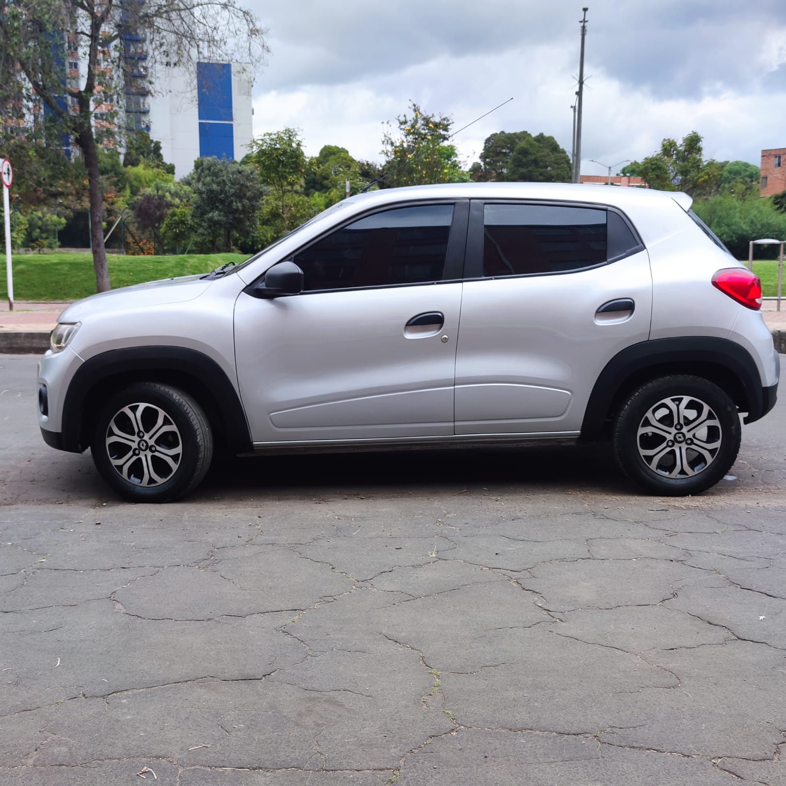 RENAULT KWID LIFE MT 1.0CC 2022: imagen 6