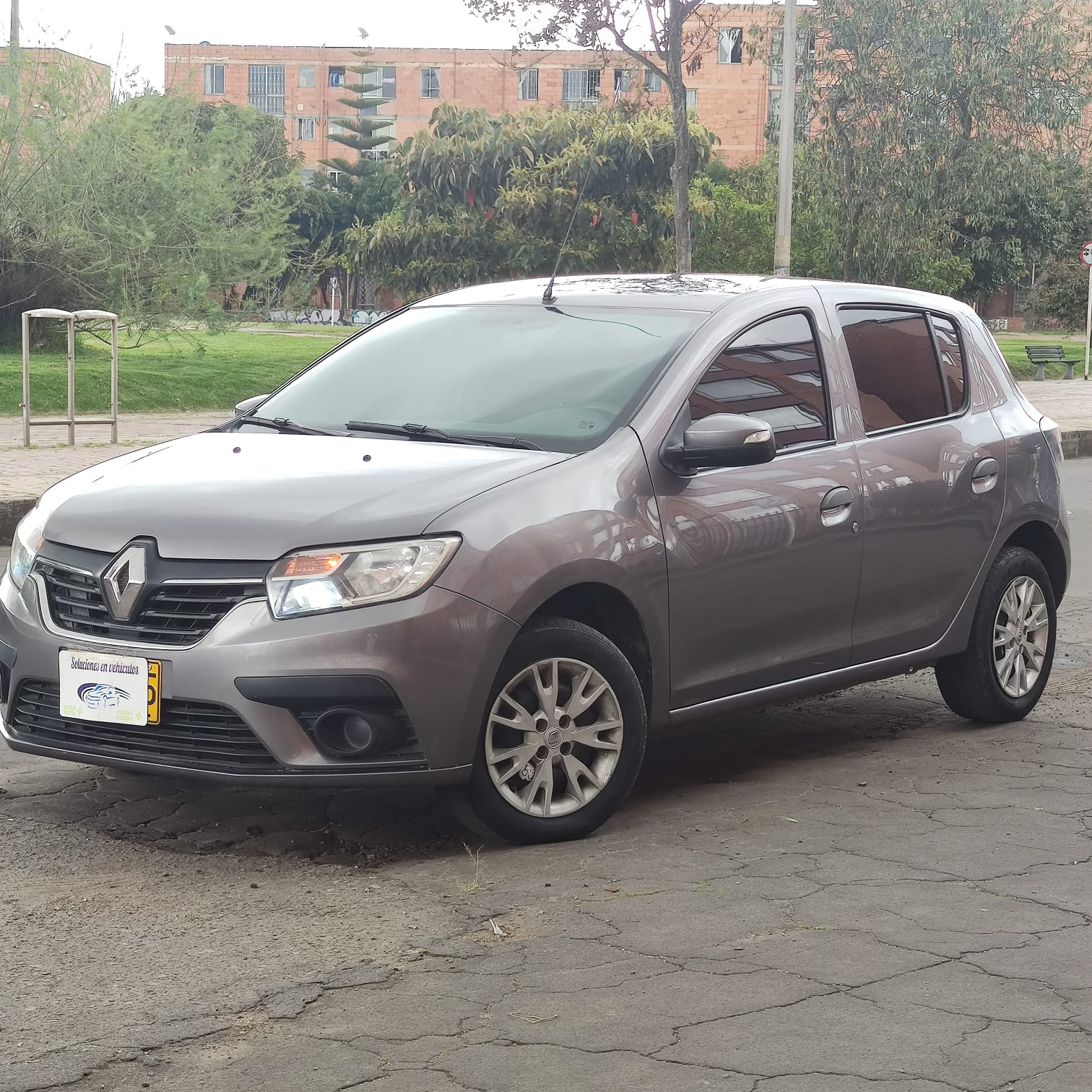 RENAULT SANDERO LIFE+ MT 1.6CC 8V 2023: imagen 1