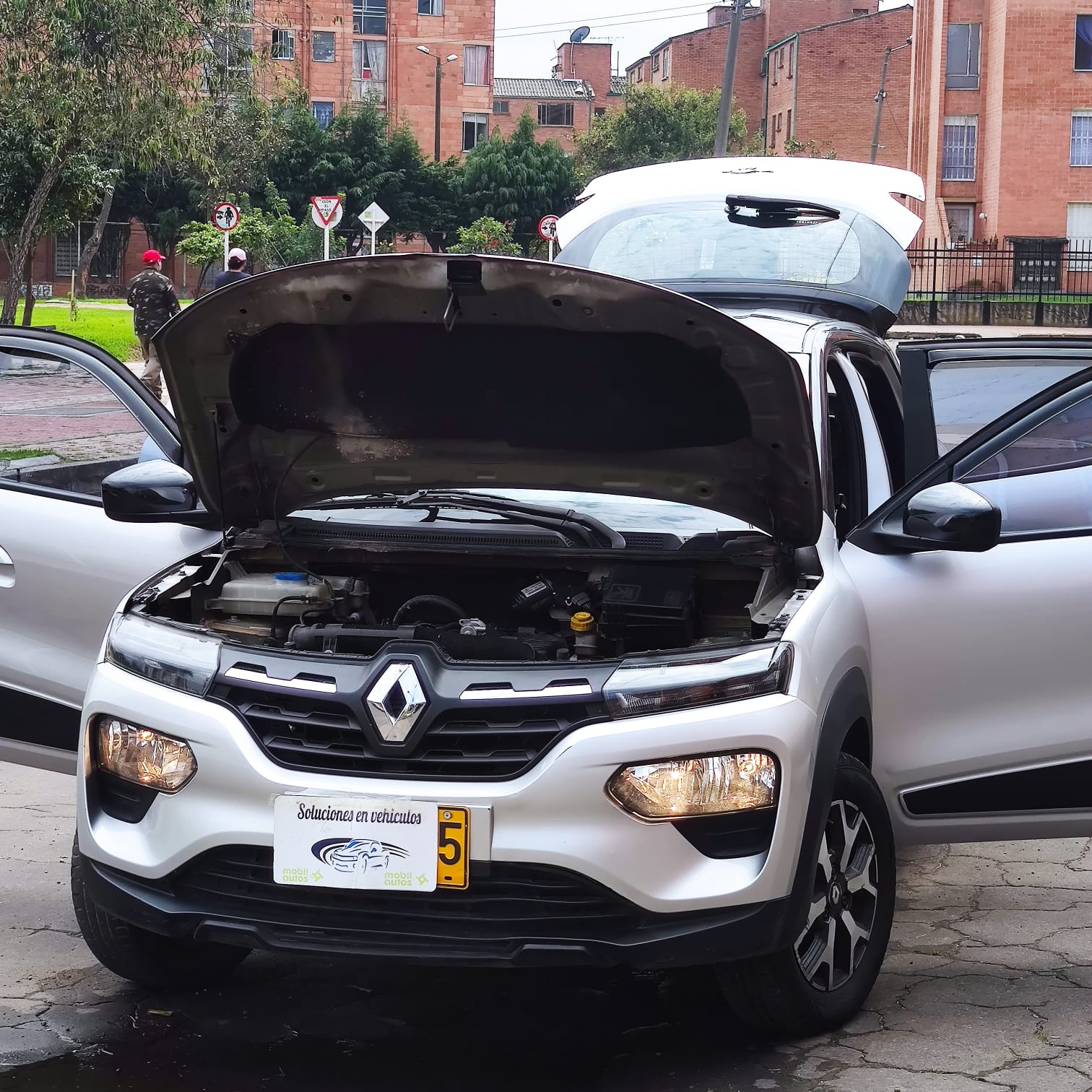 RENAULT KWID ICONIC MT 1.0CC 2023: imagen 11