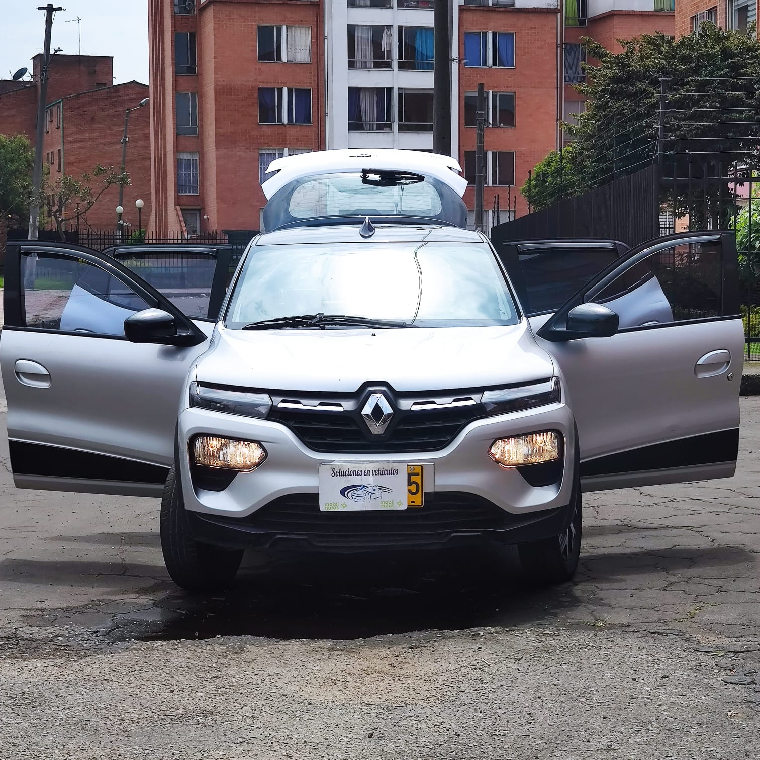 RENAULT KWID ICONIC MT 1.0CC 2023: imagen 8