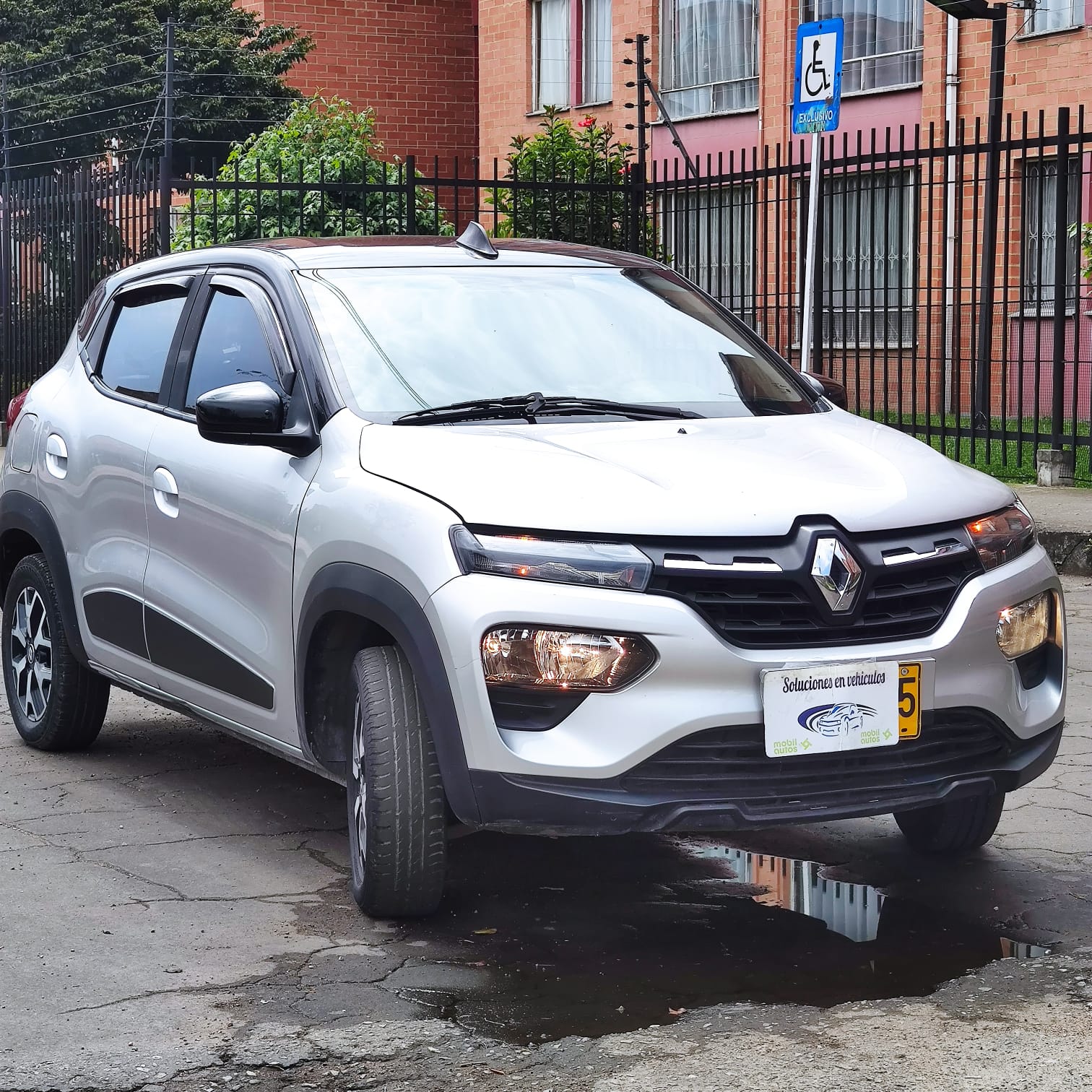 RENAULT KWID ICONIC MT 1.0CC 2023: imagen 2
