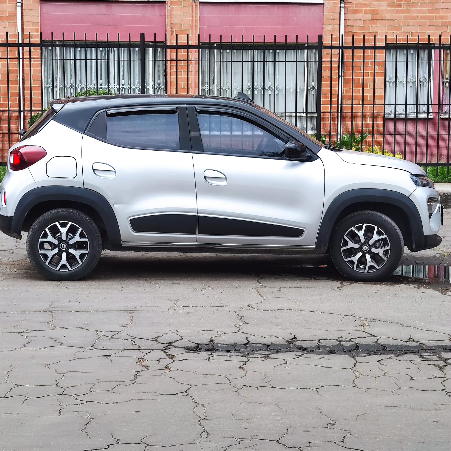 RENAULT KWID ICONIC MT 1.0CC 2023: imagen 6