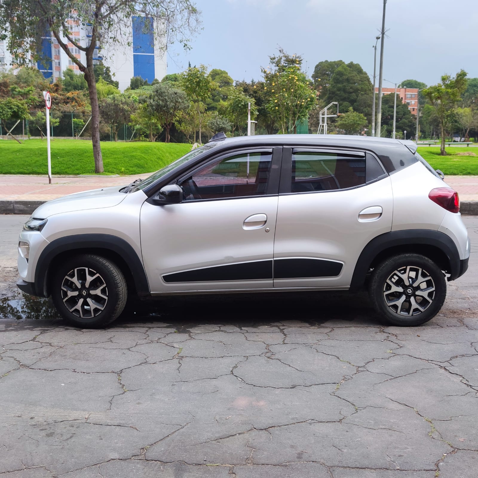 RENAULT KWID ICONIC MT 1.0CC 2023: imagen 7