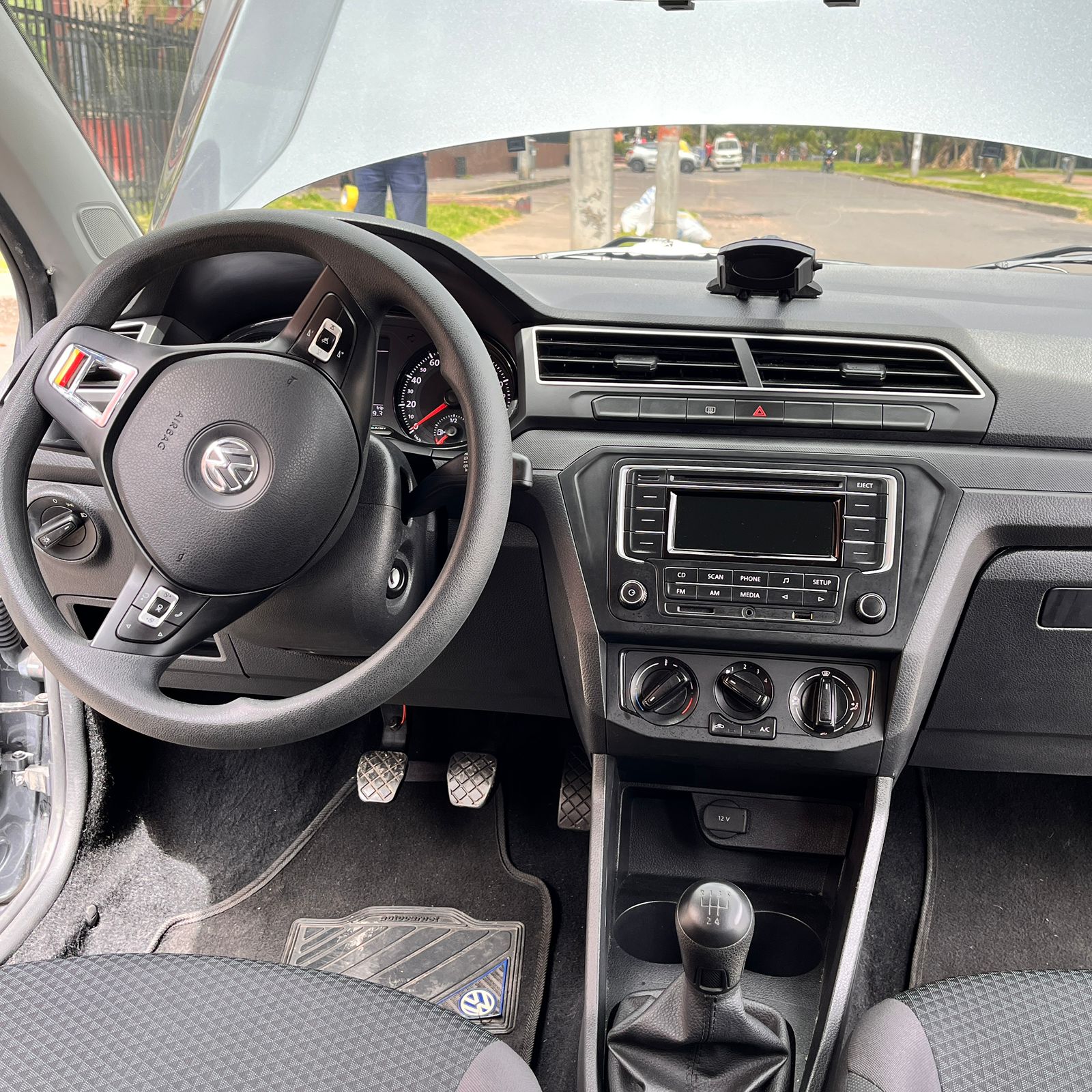 VOLKSWAGEN VOYAGE COMFORTLINE MT 1.6CC 2021: imagen 12