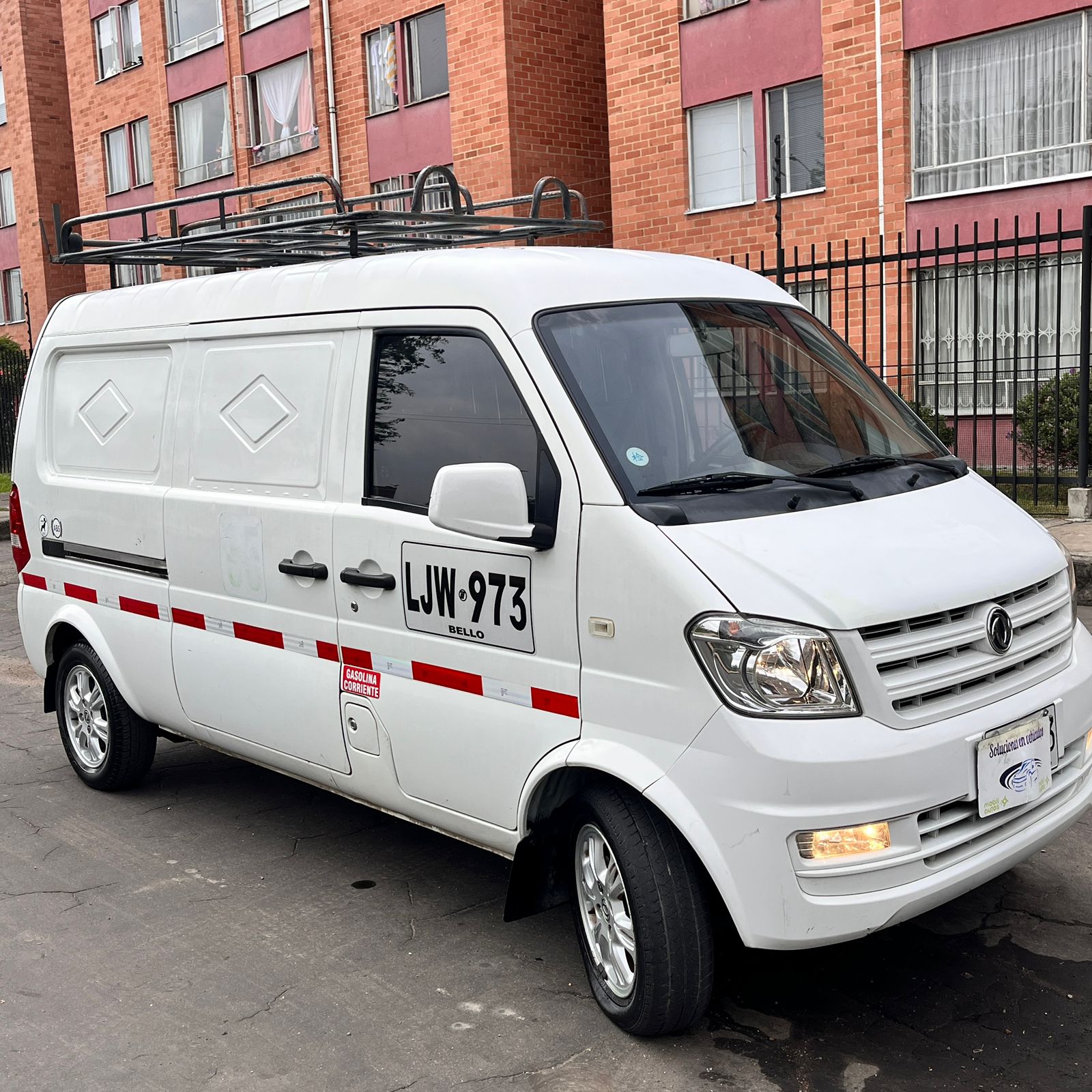 DFSK/DFM 1.2L MT 1.2CC VAN DE CARGA 2023: imagen 3