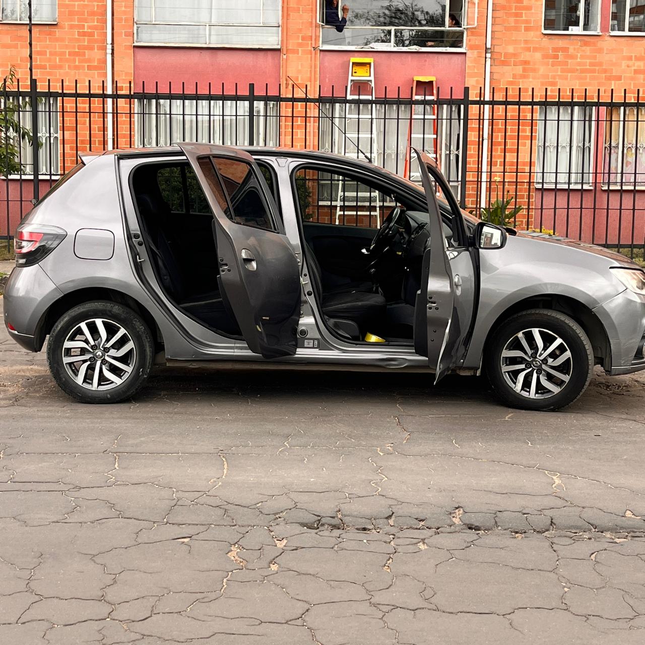 RENAULT SANDERO ZEN MT 1.6CC 16V 2022: imagen 12