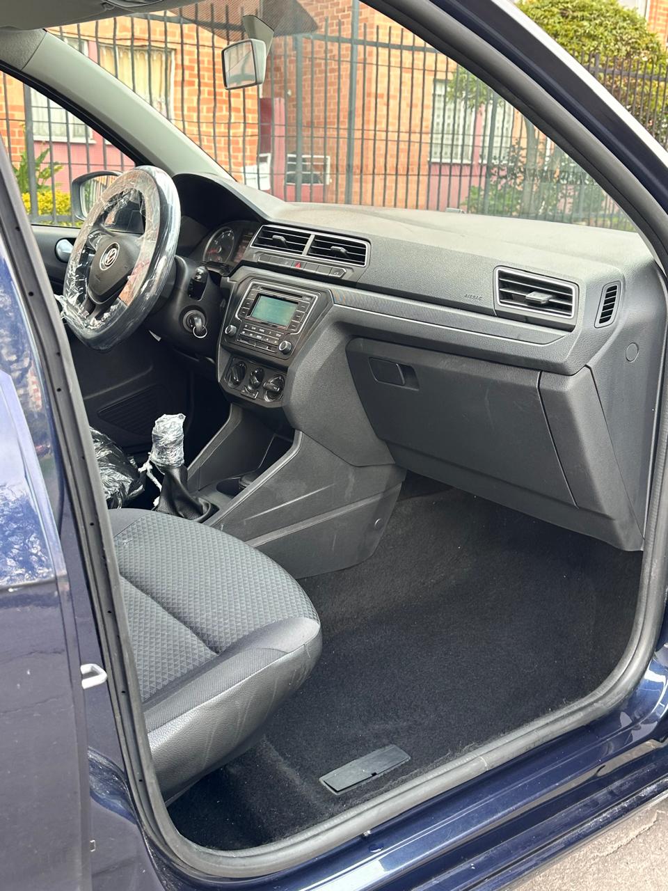 VOLKSWAGEN VOYAGE COMFORTLINE MT 1.6CC 2017: imagen 12