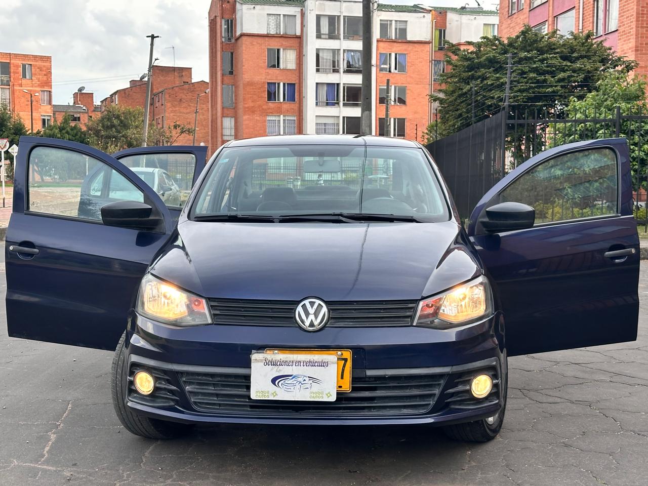 VOLKSWAGEN VOYAGE COMFORTLINE MT 1.6CC 2017: imagen 10