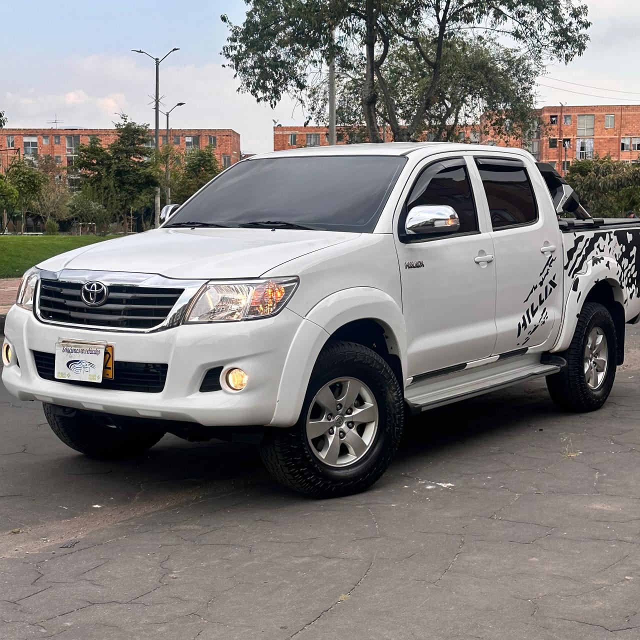 TOYOTA HILUX MT 2.7CC 4X4 2016: imagen 1