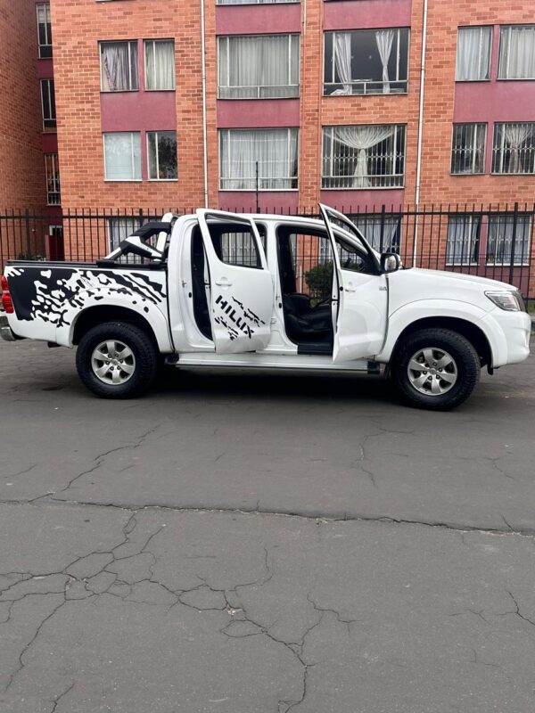 TOYOTA HILUX MT 2.7CC 4X4 2016: imagen 15