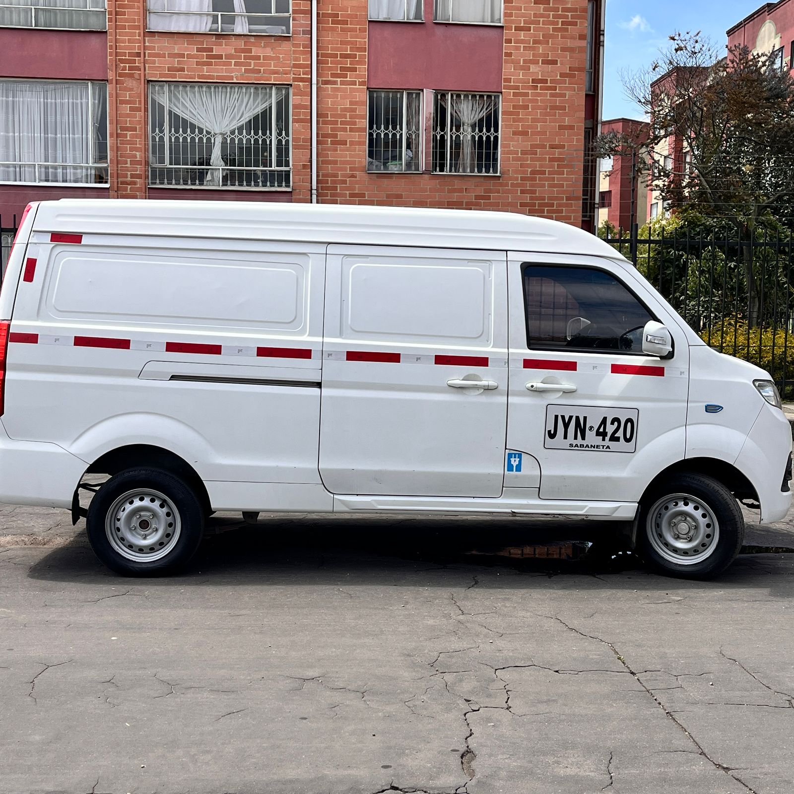 DFSK/DFM 1.2L MT 1.2CC  VAN CARGA 2023 ELECTRICA: imagen 3